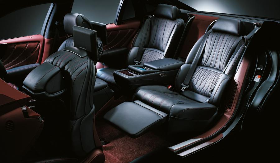 Интерьер Lexus LS500h 2017 года  (JP) (фото 11 из 35)